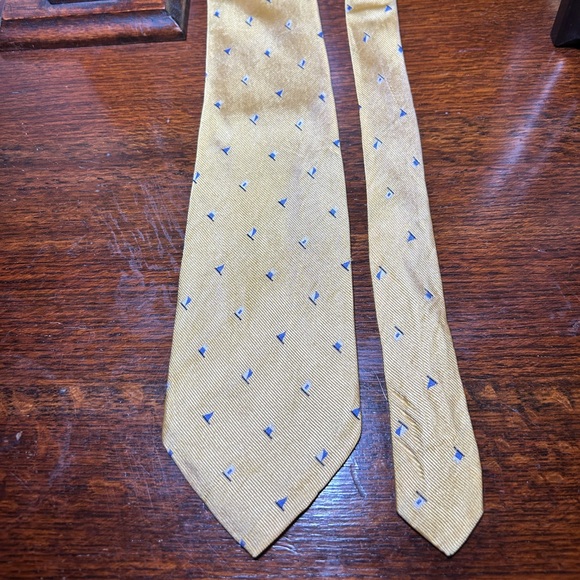 J. Crew Yellow Silk Necktie Made in Italy - Picture 5 of 8